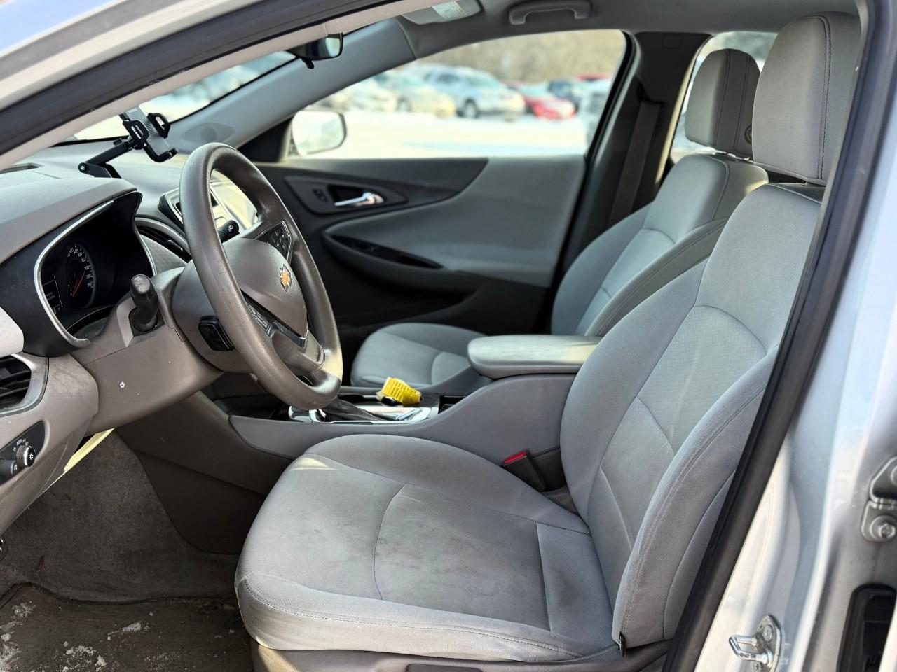 2016 Chevrolet Malibu L 4dr Sedan Photo
