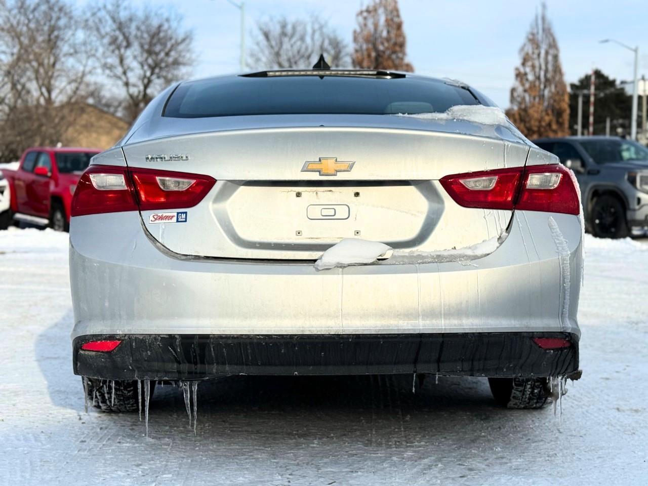 2016 Chevrolet Malibu L 4dr Sedan Photo3