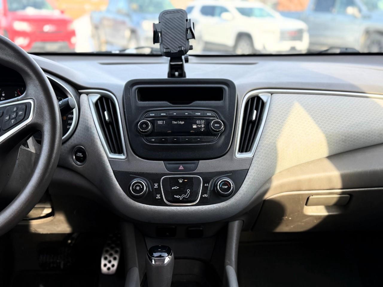 2016 Chevrolet Malibu L 4dr Sedan Photo