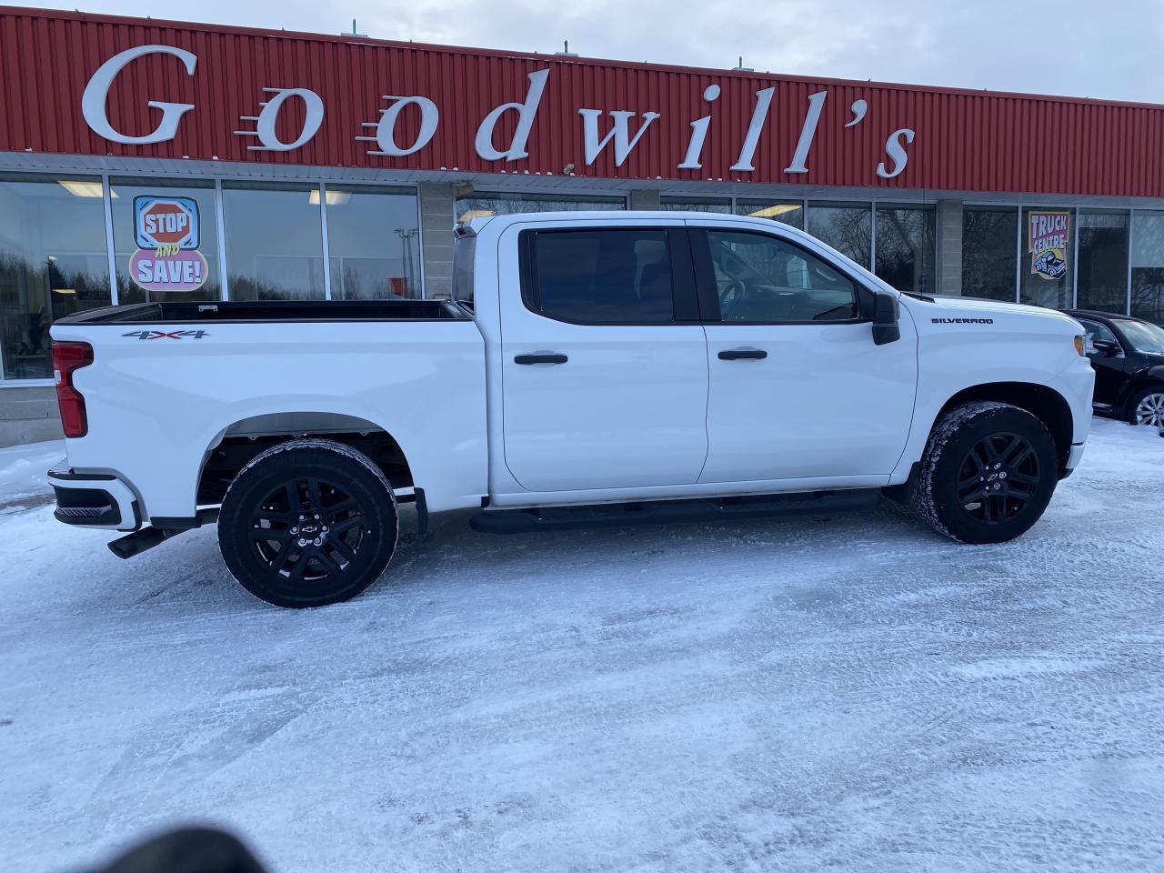2022 Chevrolet Silverado 1500 LTD CLEAN CARFAX, REMOTE START, BACK UP CAMERA! Photo0