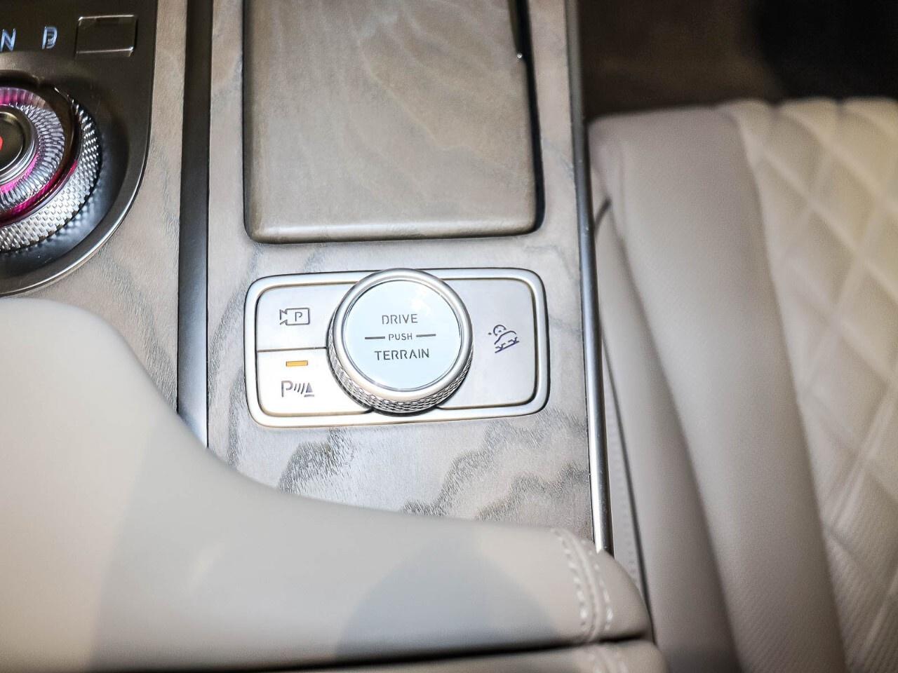 2023 Genesis GV80 3.5T Prestige AWD 7P Photo