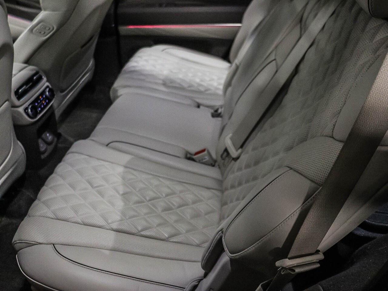 2023 Genesis GV80 3.5T Prestige AWD 7P Photo