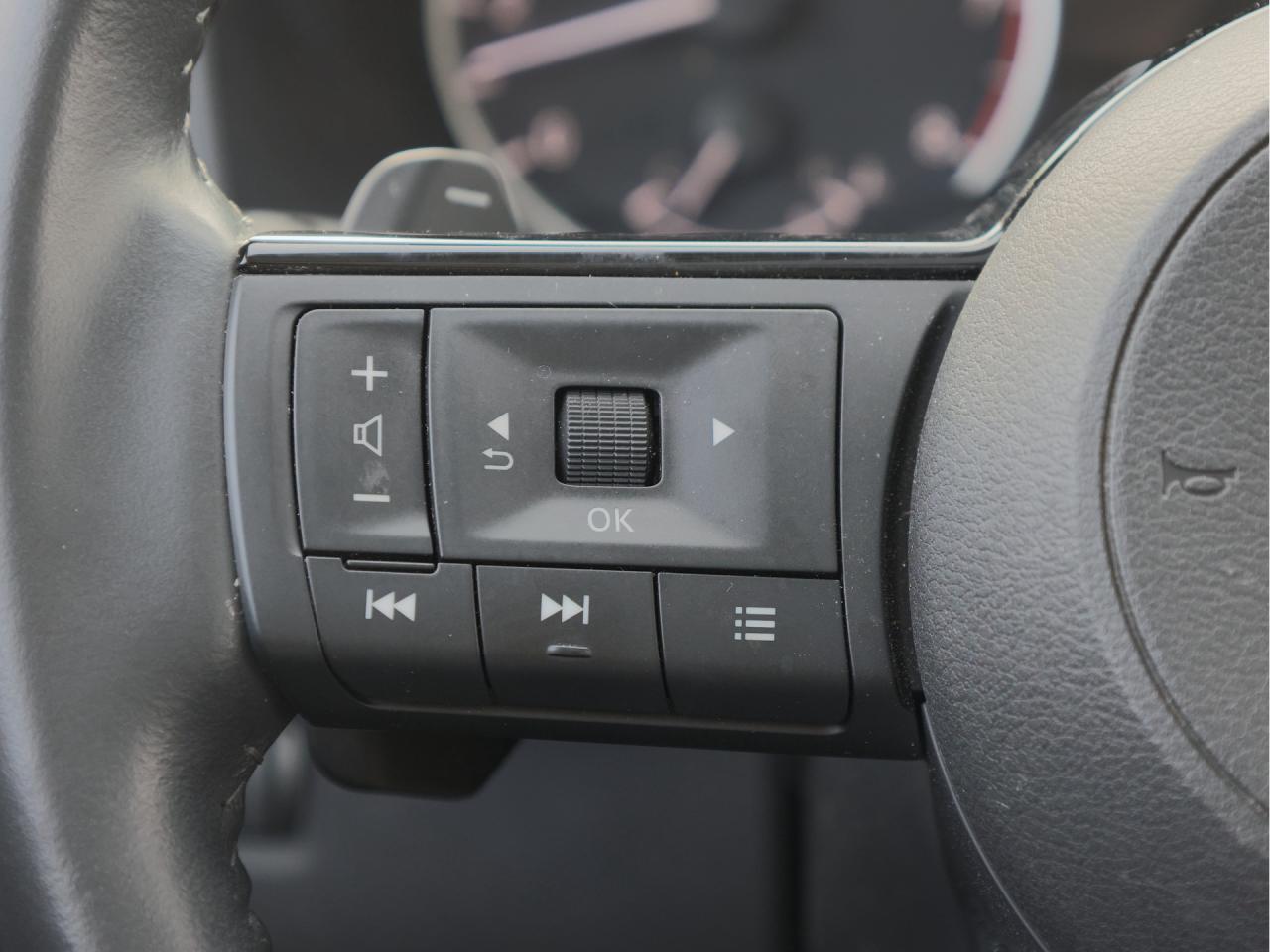 2023 Nissan Rogue SV AWD   Panoramic Roof   Push Start   Htd Seat Photo