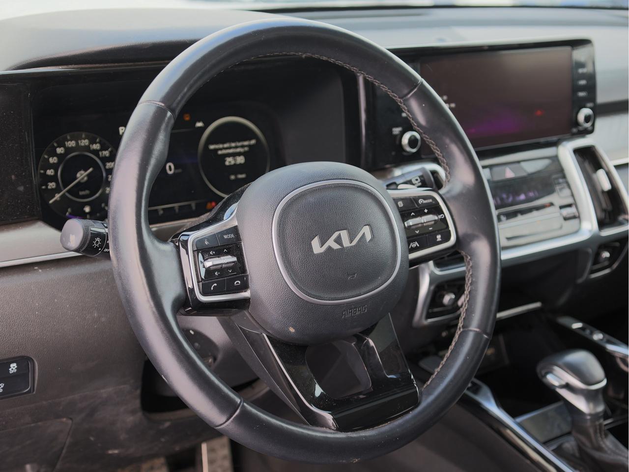 2023 Kia Sorento SX AWD   Navigation   Ventilated Seat   Leather Photo