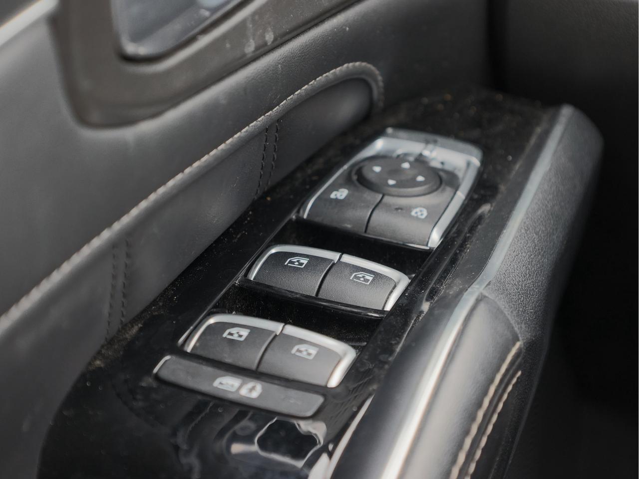 2023 Kia Sorento SX AWD   Navigation   Ventilated Seat   Leather Photo