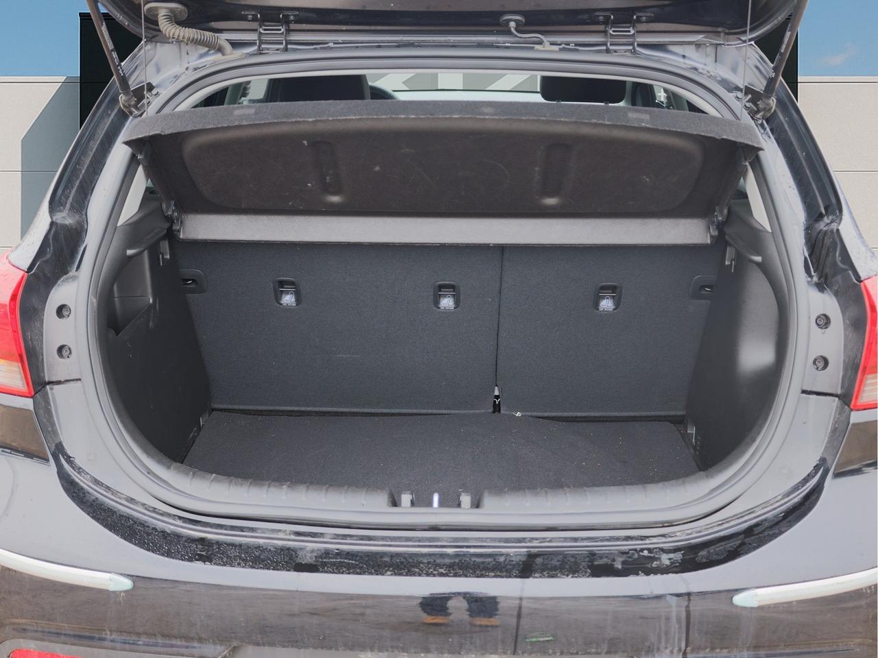 2023 Kia Rio 5-door EX Premium   Climate Ctrl   Sunroof   Safety Tech Photo