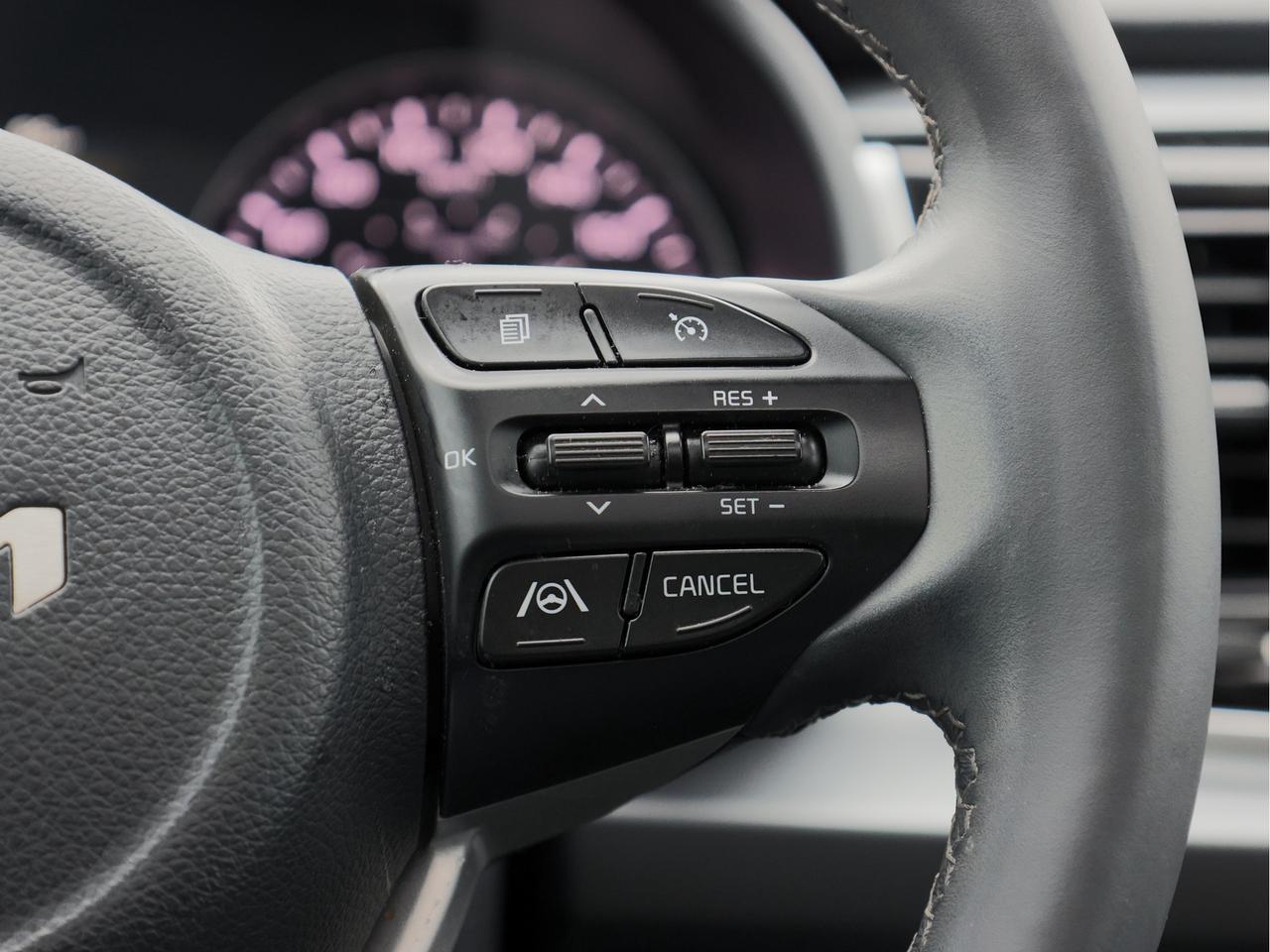 2023 Kia Rio 5-door EX Premium   Climate Ctrl   Sunroof   Safety Tech Photo