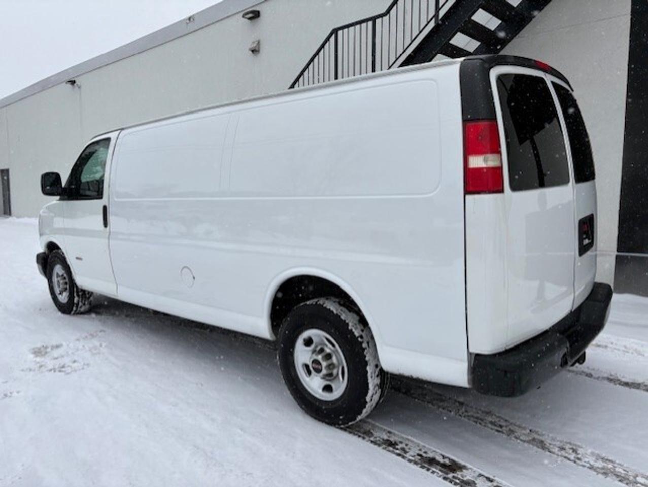 2012 Chevrolet Express 3500 6.6L DURAMAX DIESEL-NEW INJECTORS/PUMP-FILTER Photo2