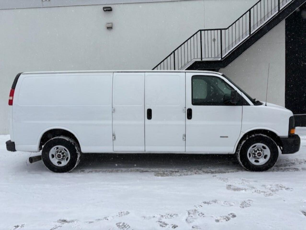 2012 Chevrolet Express 3500 6.6L DURAMAX DIESEL-NEW INJECTORS/PUMP-FILTER Photo