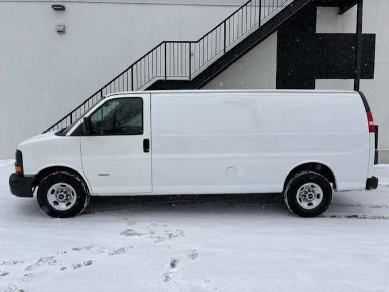 2012 Chevrolet Express 3500 3500 6.6L DURAMAX DIESEL-NEW INJECTORS/PUMP-FILTER Photo5