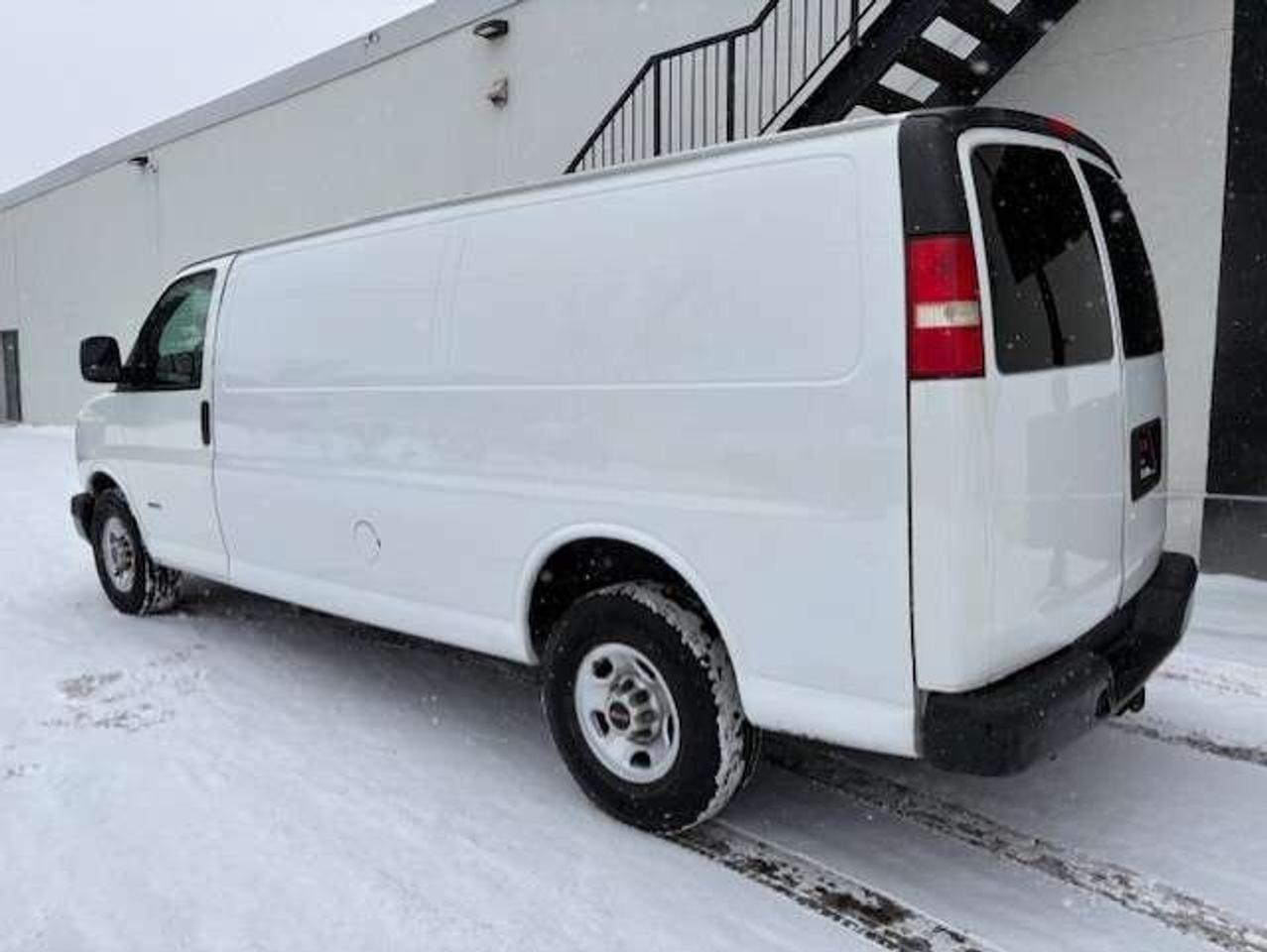 2012 Chevrolet Express 3500 3500 6.6L DURAMAX DIESEL-NEW INJECTORS/PUMP-FILTER Photo