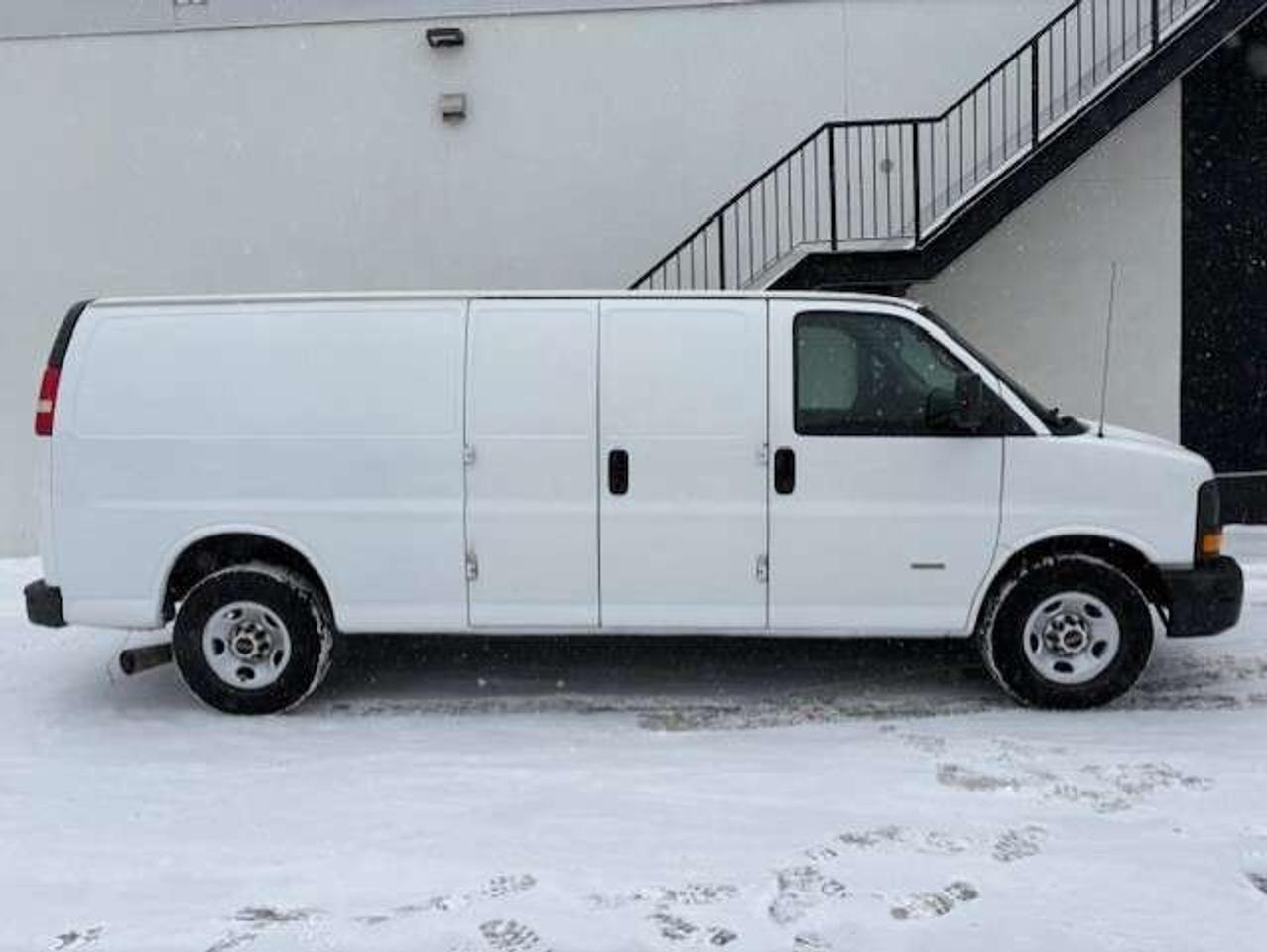 2012 Chevrolet Express 3500 3500 6.6L DURAMAX DIESEL-NEW INJECTORS/PUMP-FILTER Photo
