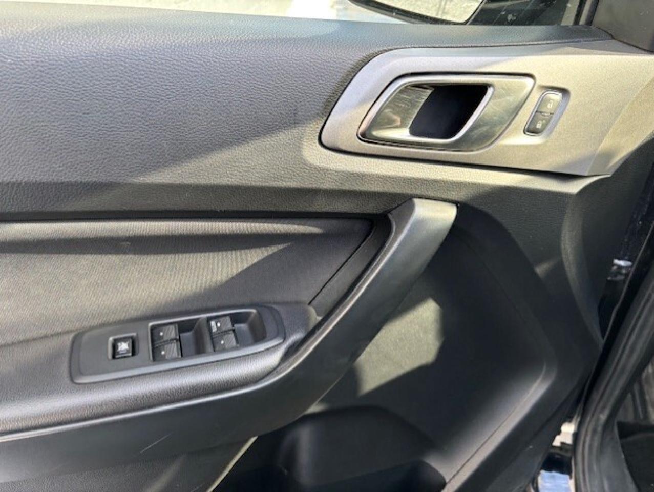 2023 Ford Ranger XLT 4WD SuperCrew 5' Box *CAMERA-HEATED SEATS-CAP* Photo