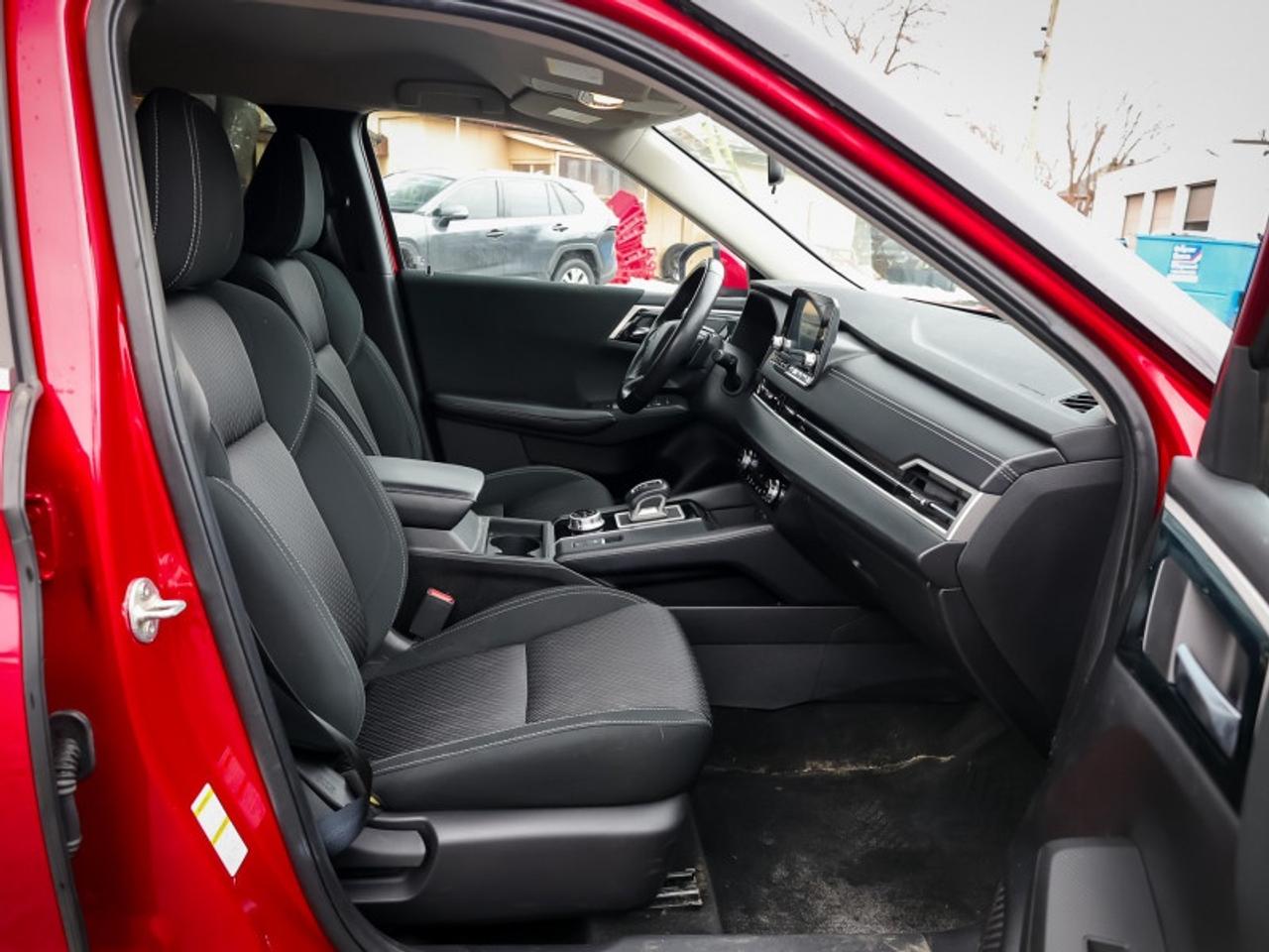 2022 Mitsubishi Outlander ES Photo