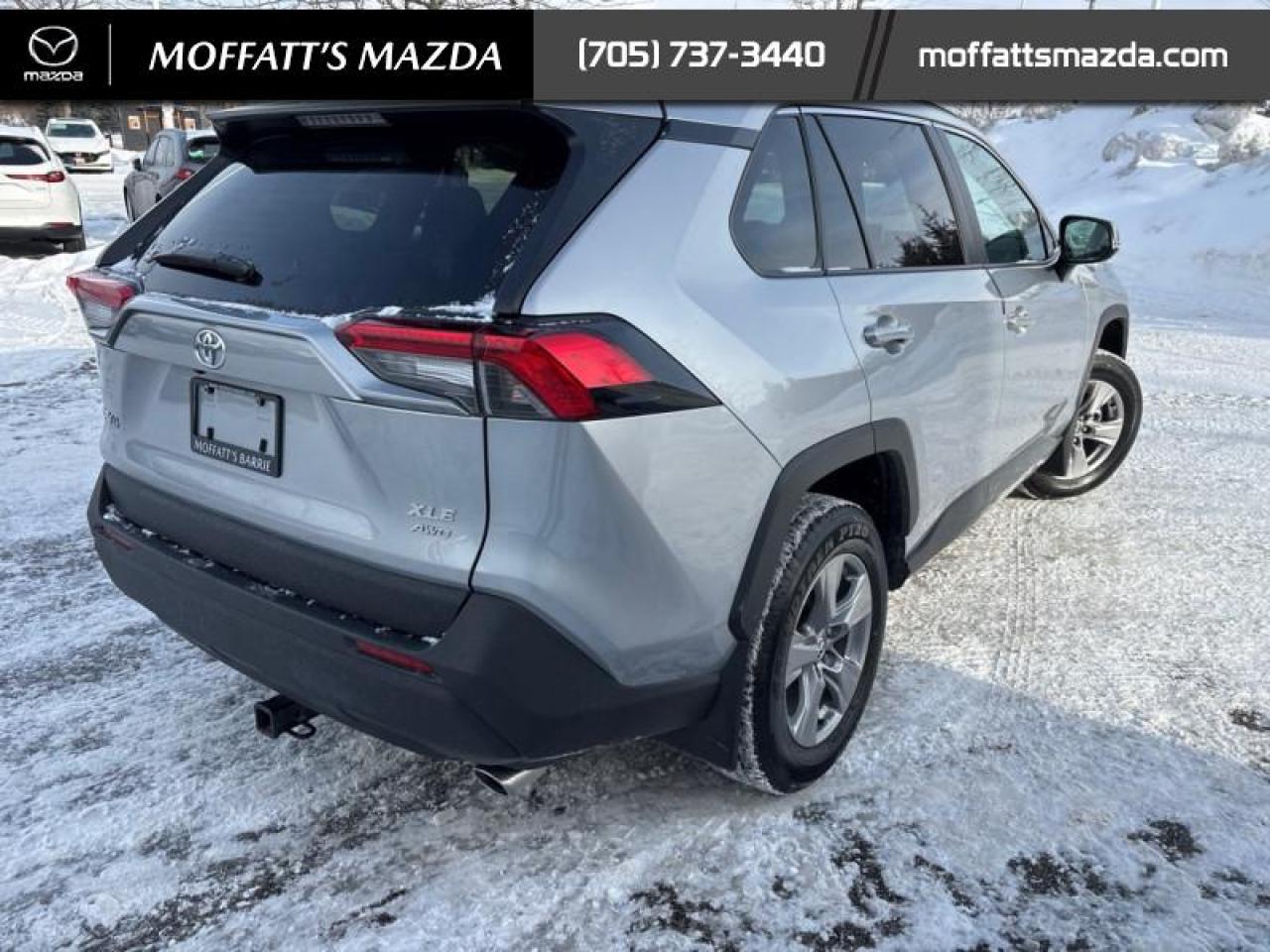 2025 Toyota RAV4 XLE Photo4