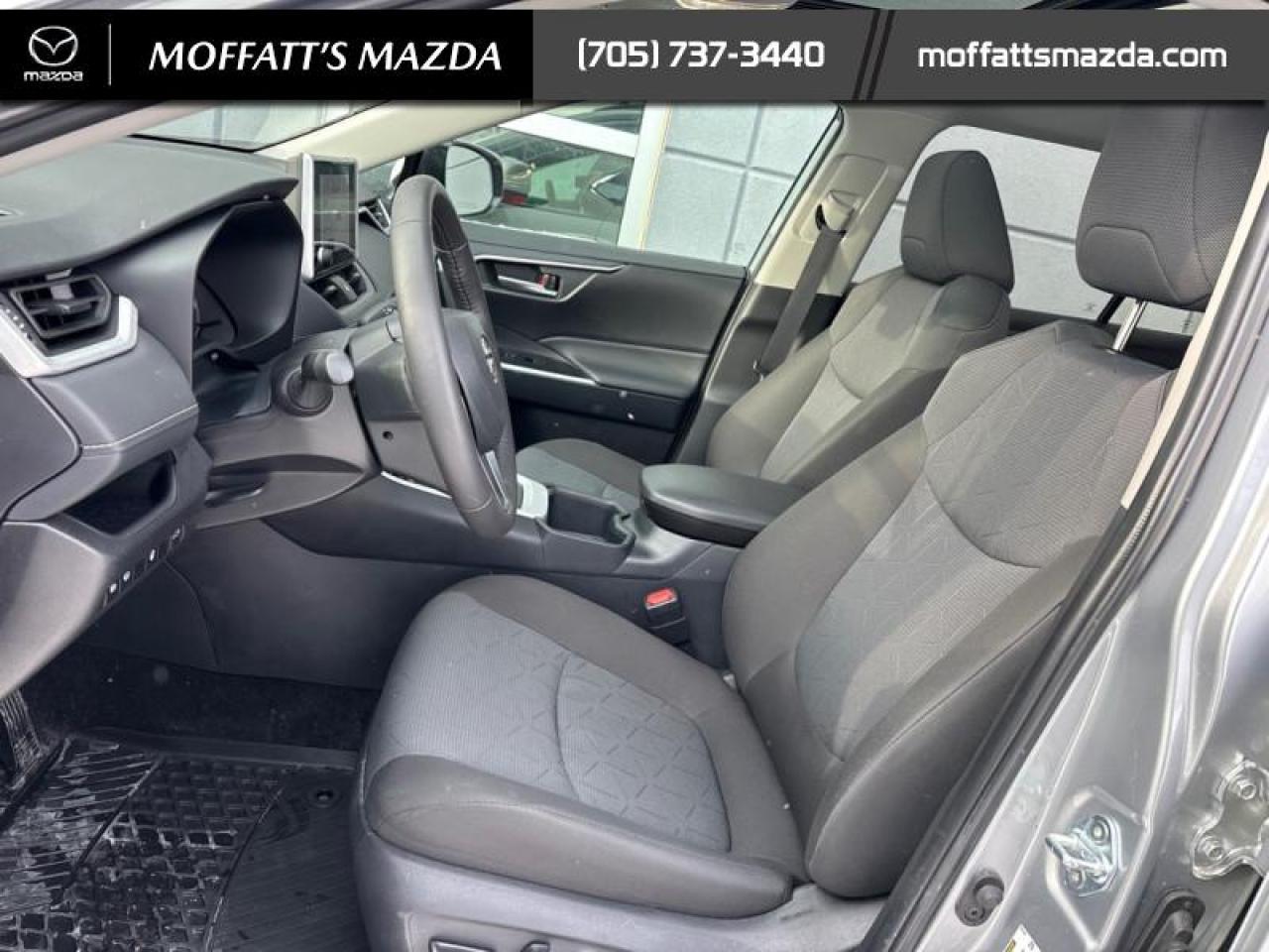 2025 Toyota RAV4 XLE Photo