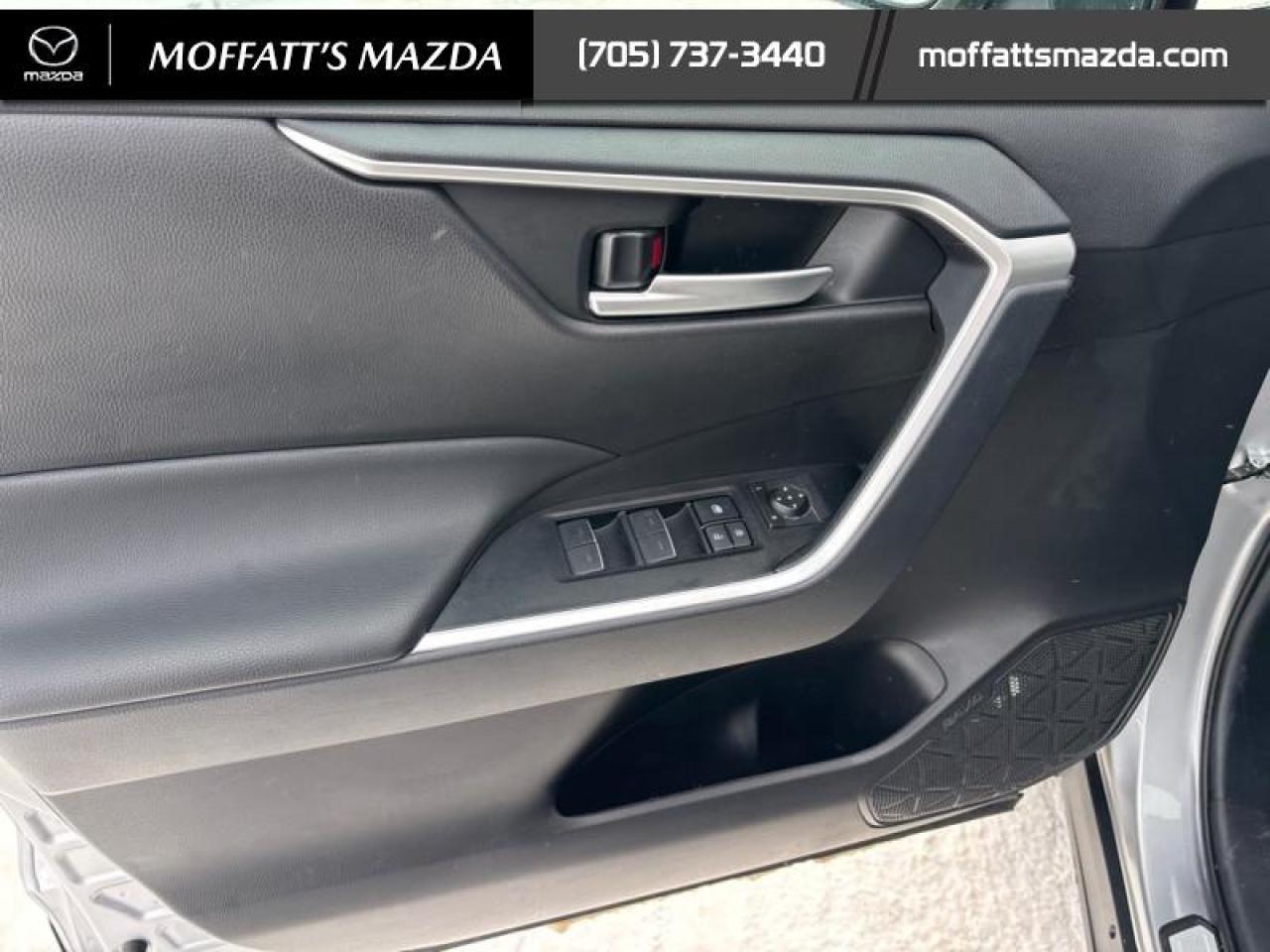 2025 Toyota RAV4 XLE Photo