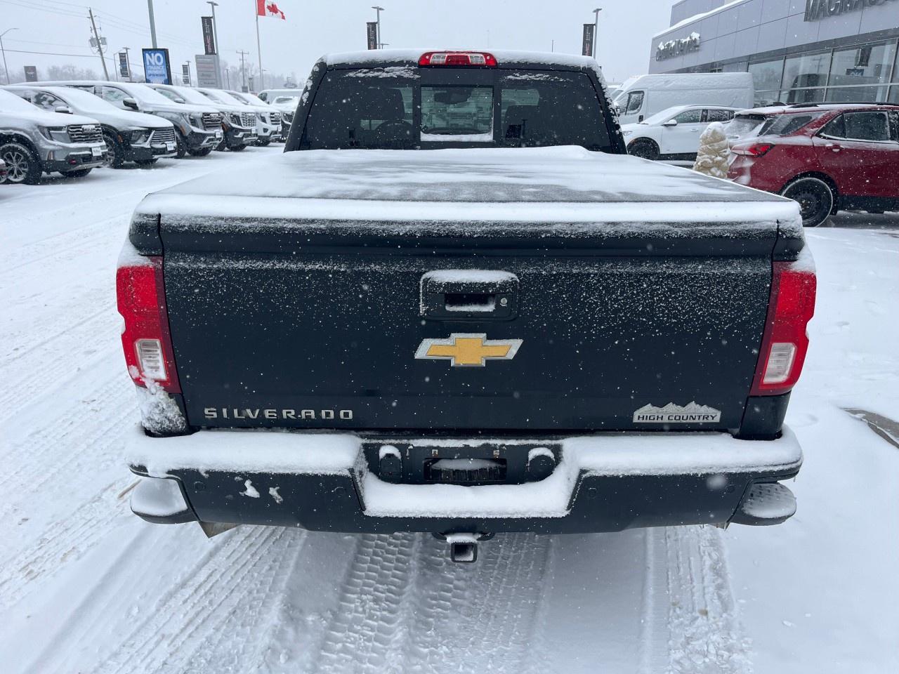 2018 Chevrolet Silverado 1500 Crew Cab Short Box 4-Wheel Drive High Country Photo3