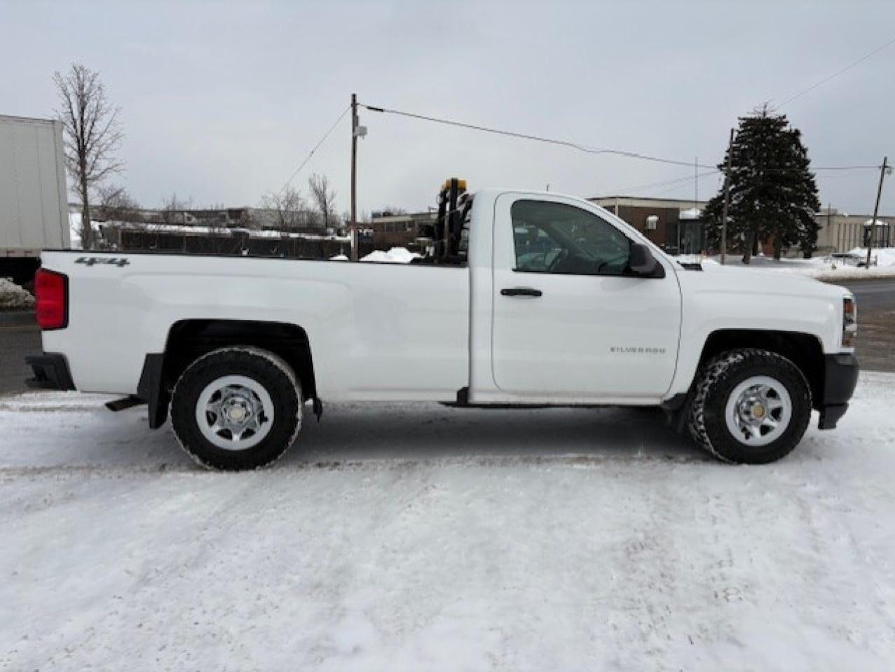 2016 Chevrolet Silverado 1500 4WD V8 **REGULAR CAB-8 FOOT LONG BOX** Photo