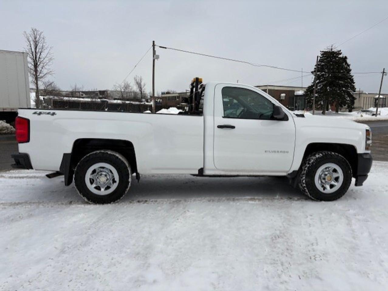 2016 Chevrolet Silverado 1500 4WD V8 **REGULAR CAB-8 FOOT LONG BOX** Photo