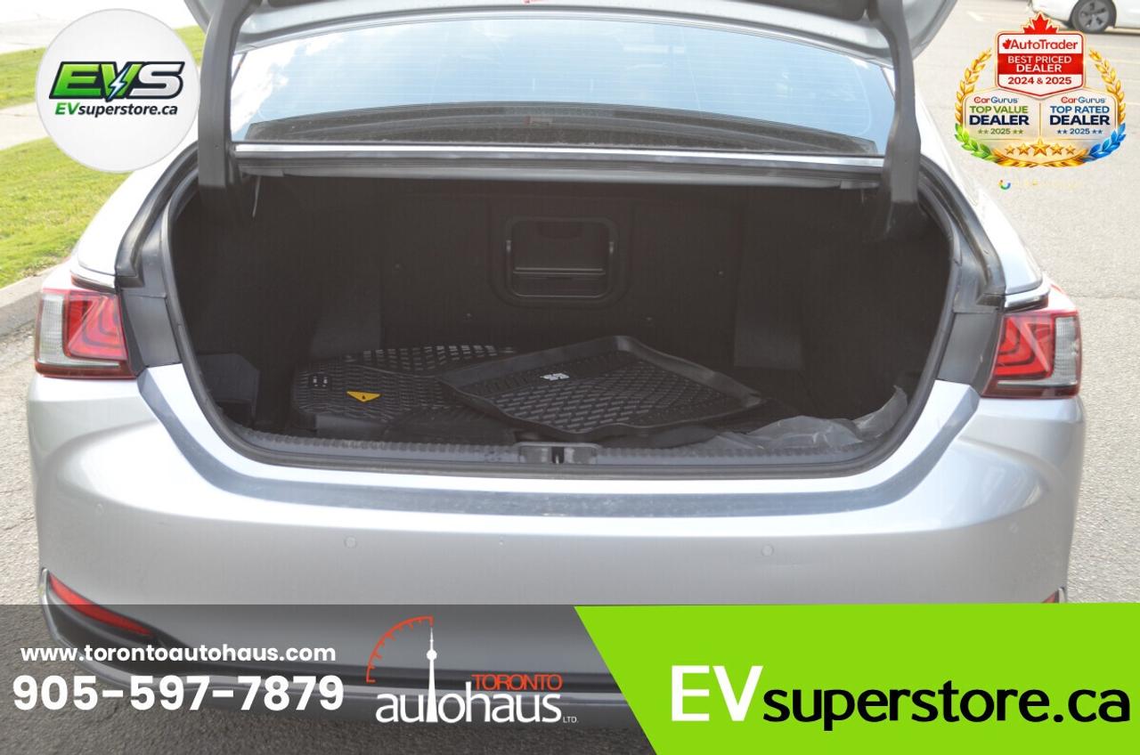 2022 Lexus ES LUXURY I HYBRID I FACTORY WARRANTY Photo