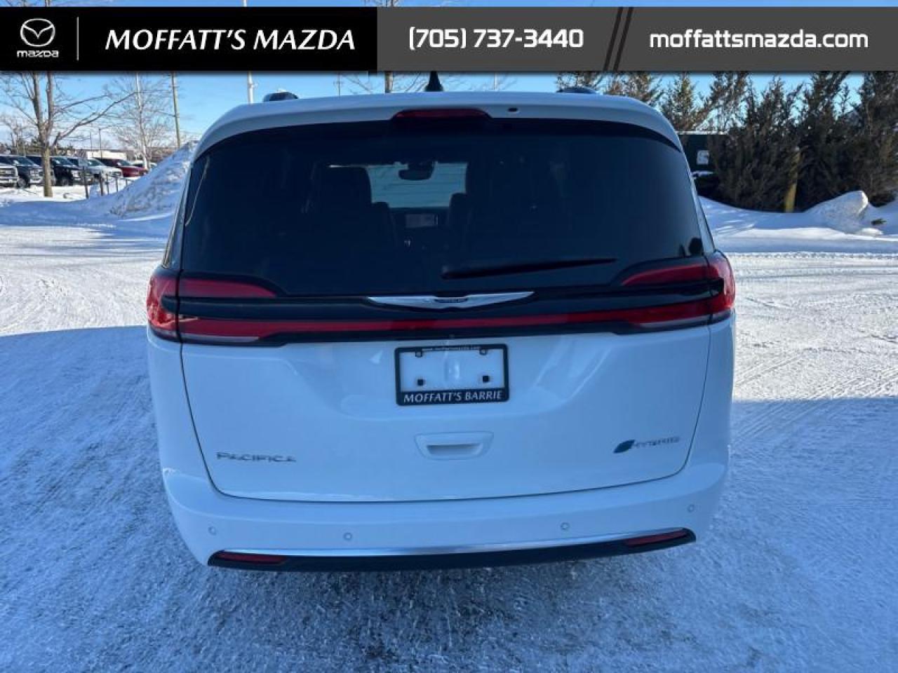 2023 Chrysler Pacifica Hybrid Pinnacle Photo