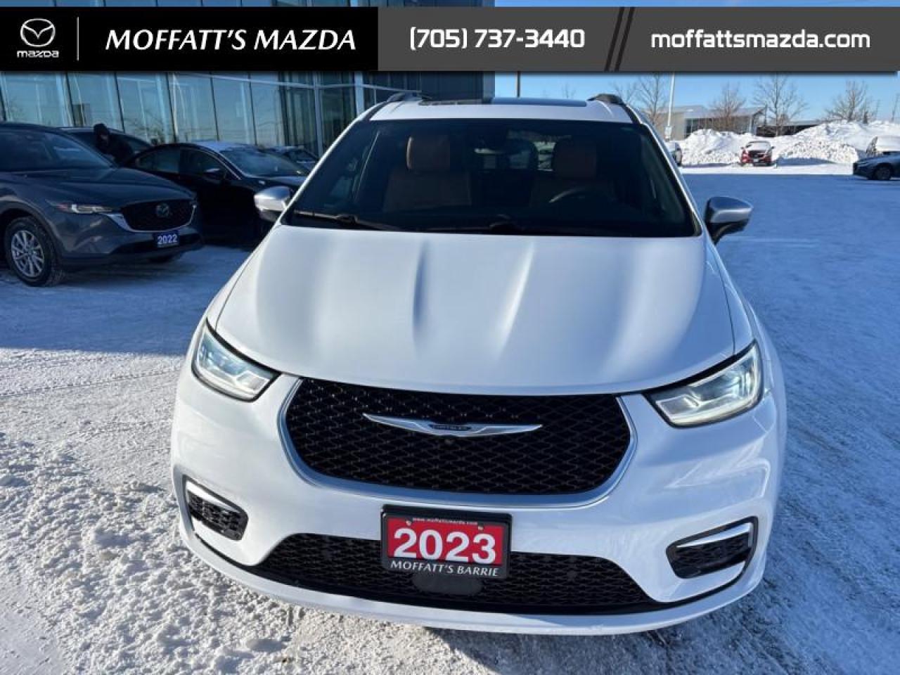 2023 Chrysler Pacifica Hybrid Pinnacle Photo