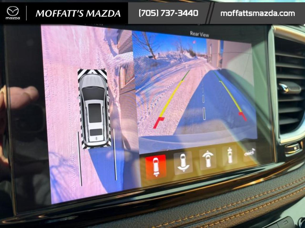 2023 Chrysler Pacifica Hybrid Pinnacle Photo