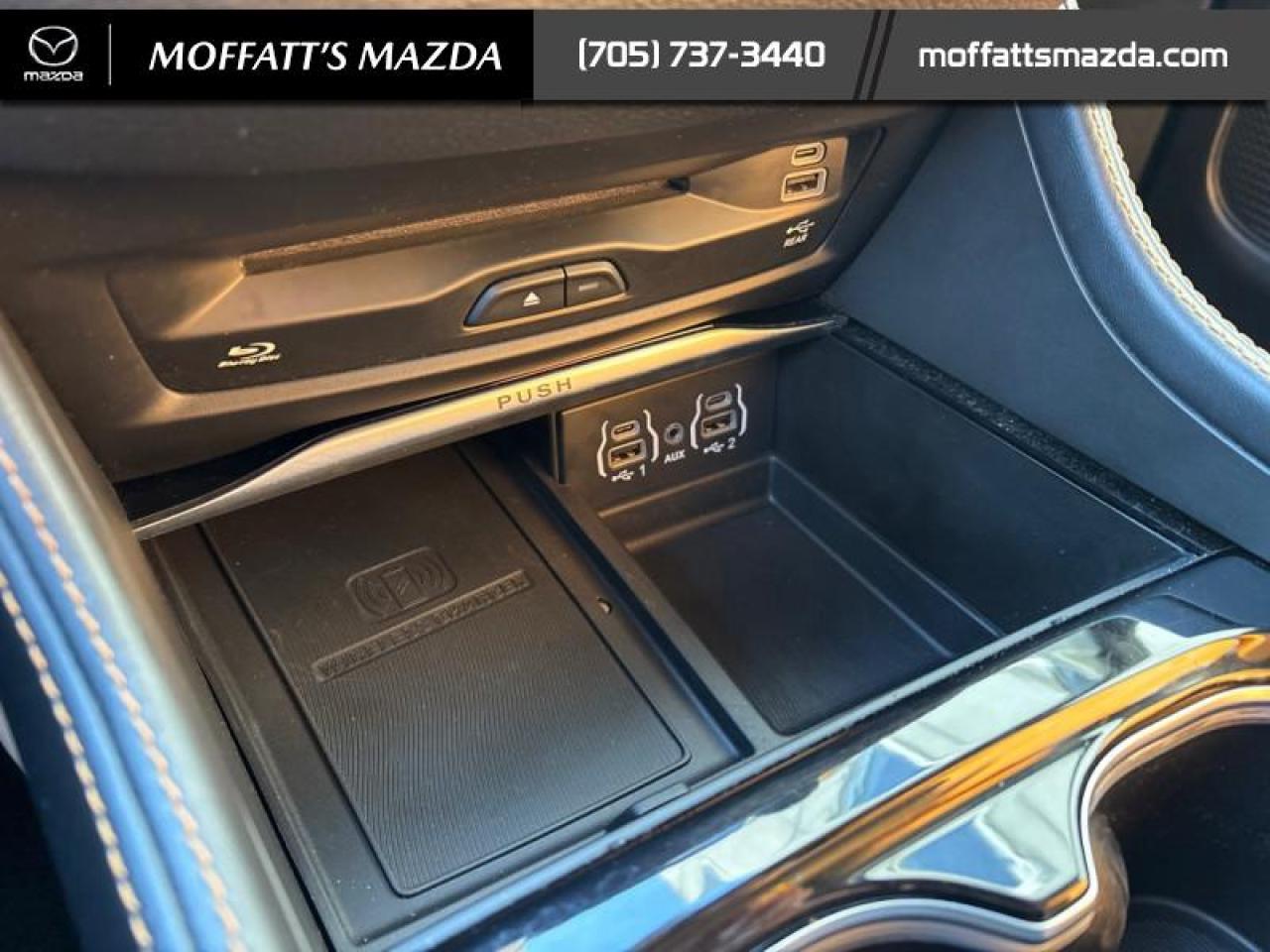 2023 Chrysler Pacifica Hybrid Pinnacle Photo