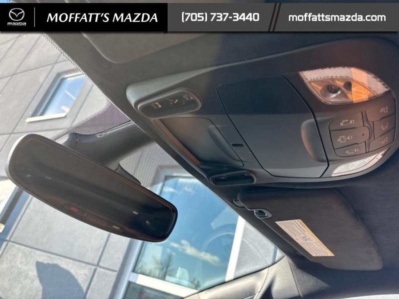 2023 Chrysler Pacifica Hybrid Pinnacle Photo