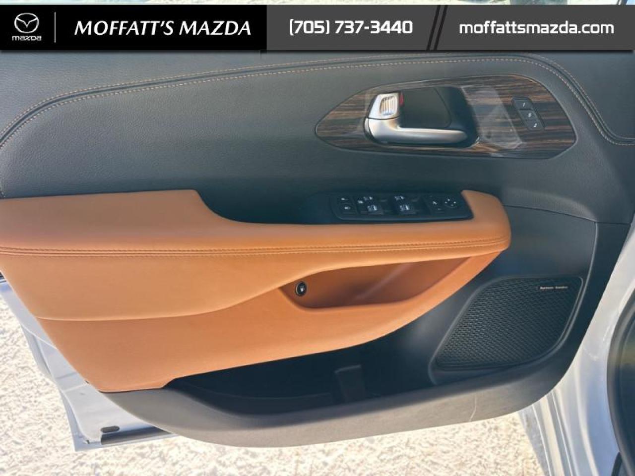 2023 Chrysler Pacifica Hybrid Pinnacle Photo