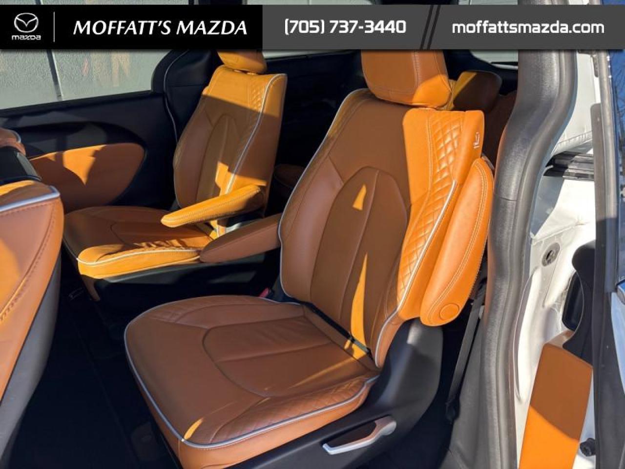 2023 Chrysler Pacifica Hybrid Pinnacle Photo