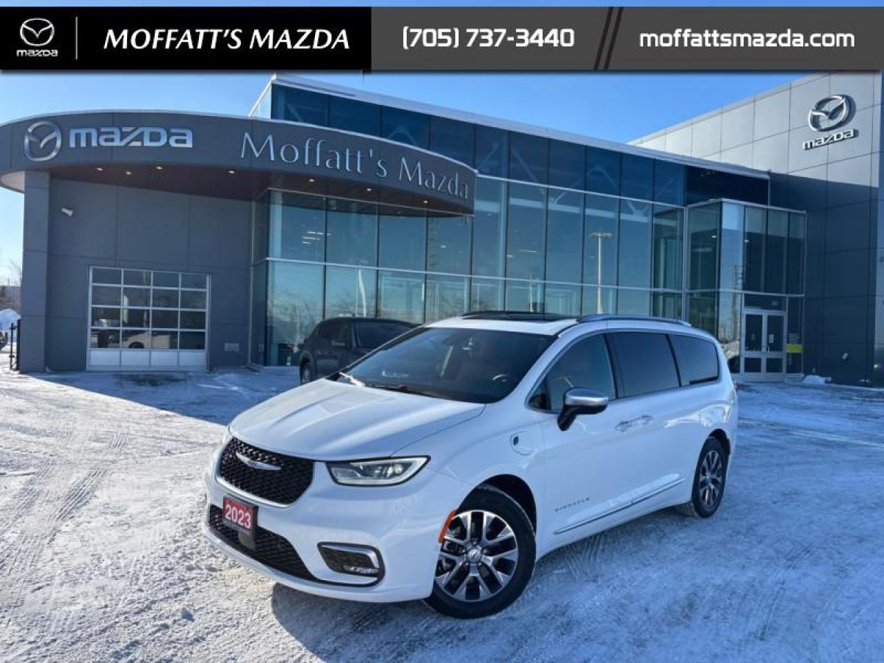 2023 Chrysler Pacifica Hybrid Pinnacle Photo