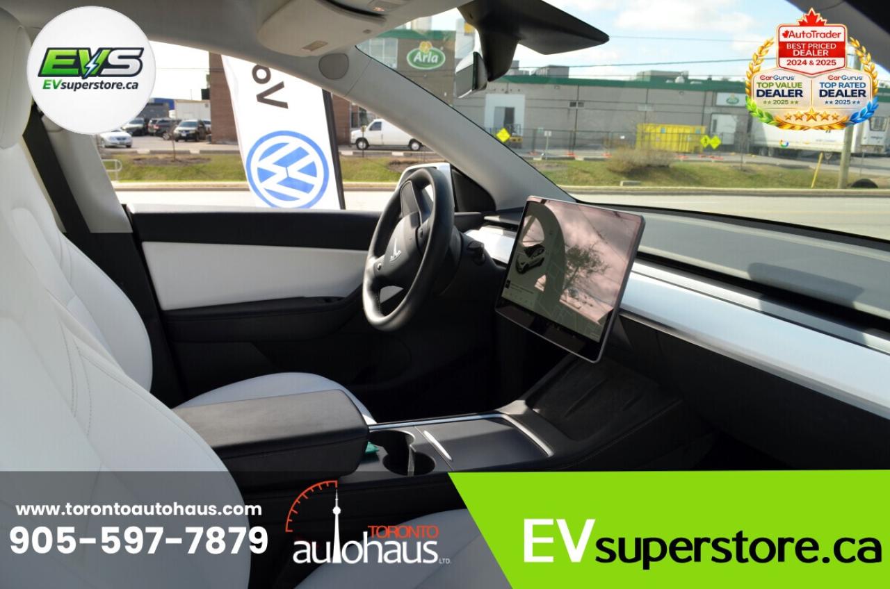2022 Tesla Model Y PERFORMANCE I WHITE INT I AT EVSUPERSTORE.CA Photo