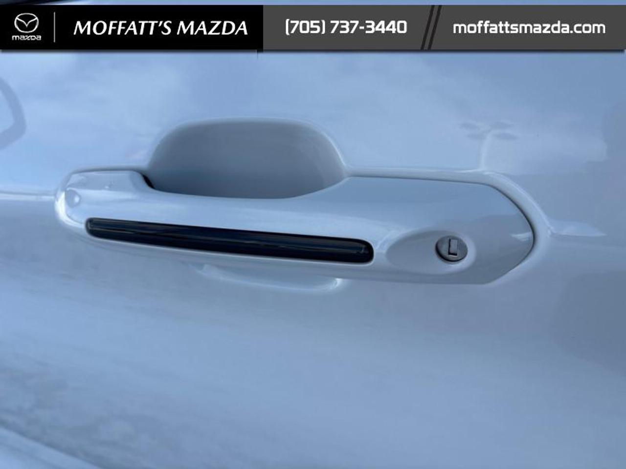 2023 Ford Explorer ST Photo