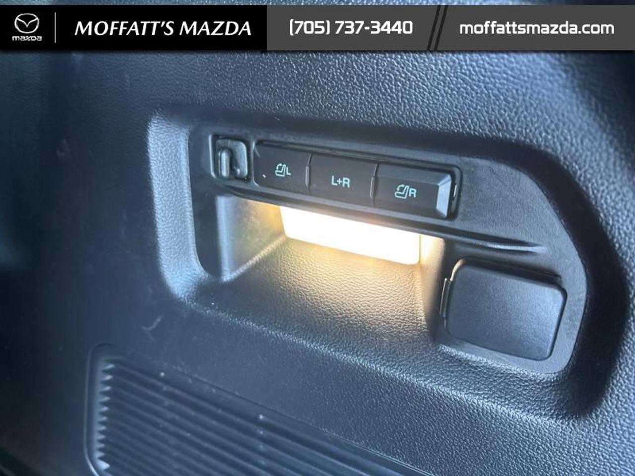 2023 Ford Explorer ST Photo