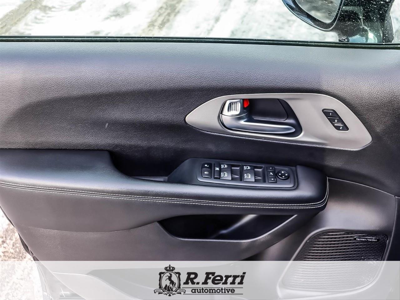 2021 Chrysler Pacifica Limited All-Wheel Drive Passenger Van Photo