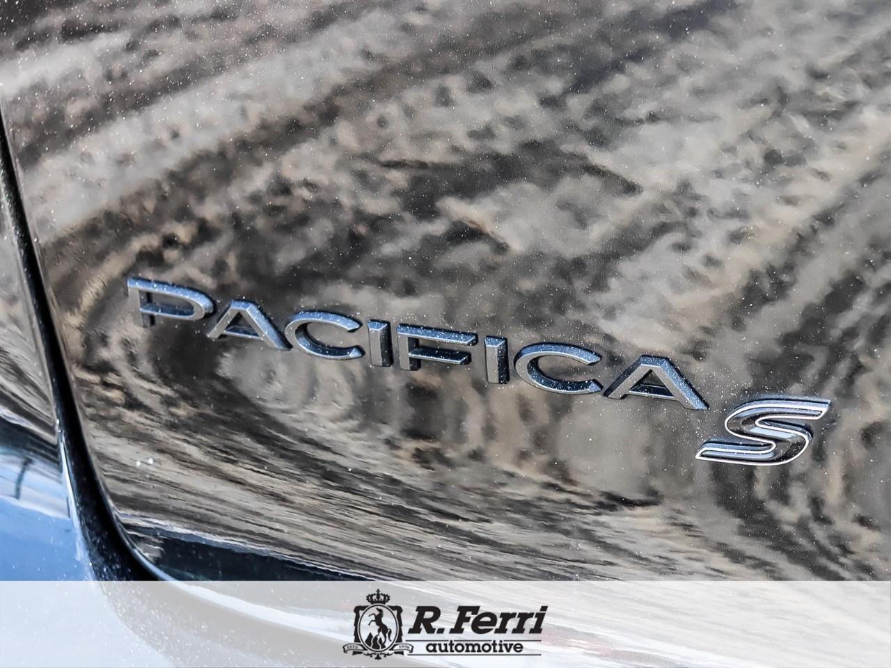 2021 Chrysler Pacifica Limited All-Wheel Drive Passenger Van Photo