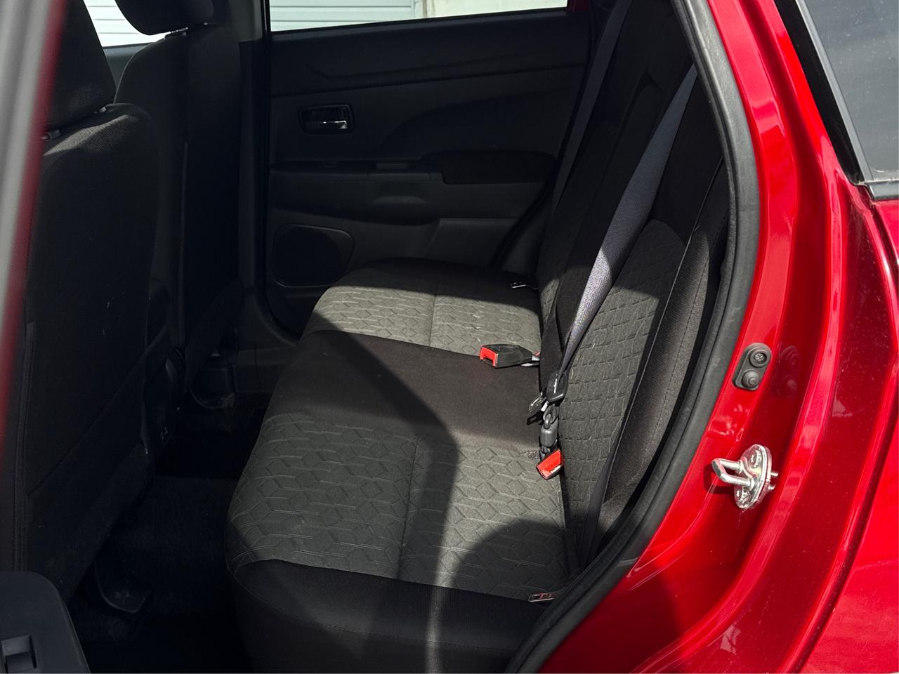 2024 Mitsubishi RVR AWD HEATED SEATS CRUSIE MINT WE FINANCE ALL CREDIT Photo