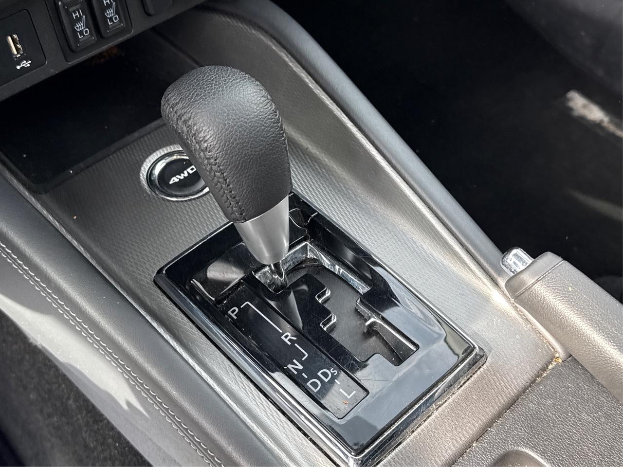 2024 Mitsubishi RVR AWD HEATED SEATS CRUSIE MINT WE FINANCE ALL CREDIT Photo