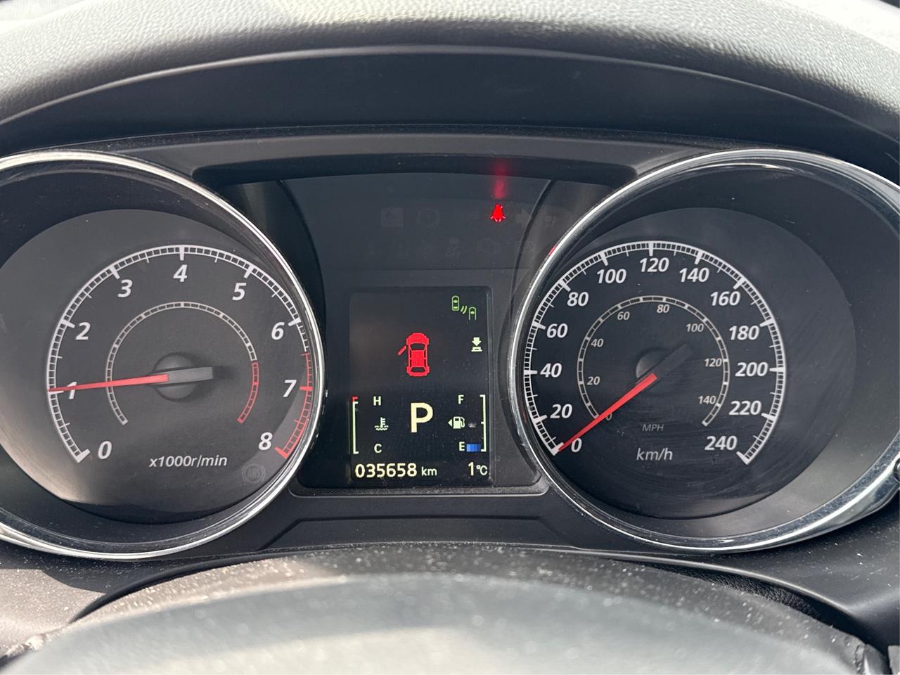 2024 Mitsubishi RVR AWD HEATED SEATS CRUSIE MINT WE FINANCE ALL CREDIT Photo