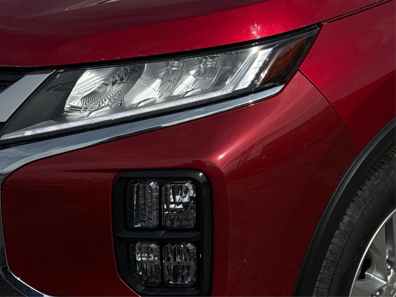 2024 Mitsubishi RVR AWD HEATED SEATS CRUSIE MINT WE FINANCE ALL CREDIT Photo