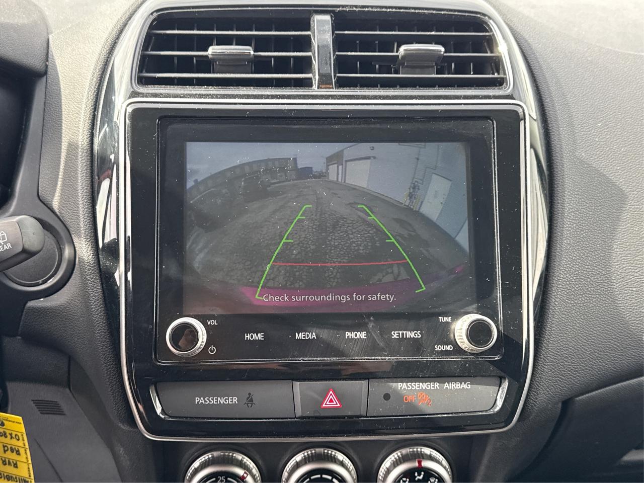 2024 Mitsubishi RVR AWD HEATED SEATS CRUSIE MINT WE FINANCE ALL CREDIT Photo