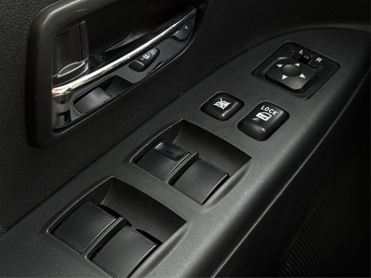 2024 Mitsubishi RVR AWD HEATED SEATS CRUSIE MINT WE FINANCE ALL CREDIT Photo