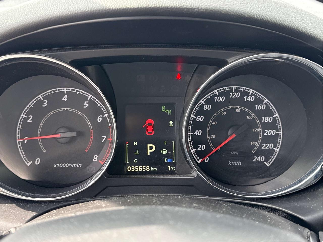 2024 Mitsubishi RVR AWD HEATED SEATS CRUSIE MINT WE FINANCE ALL CREDIT Photo