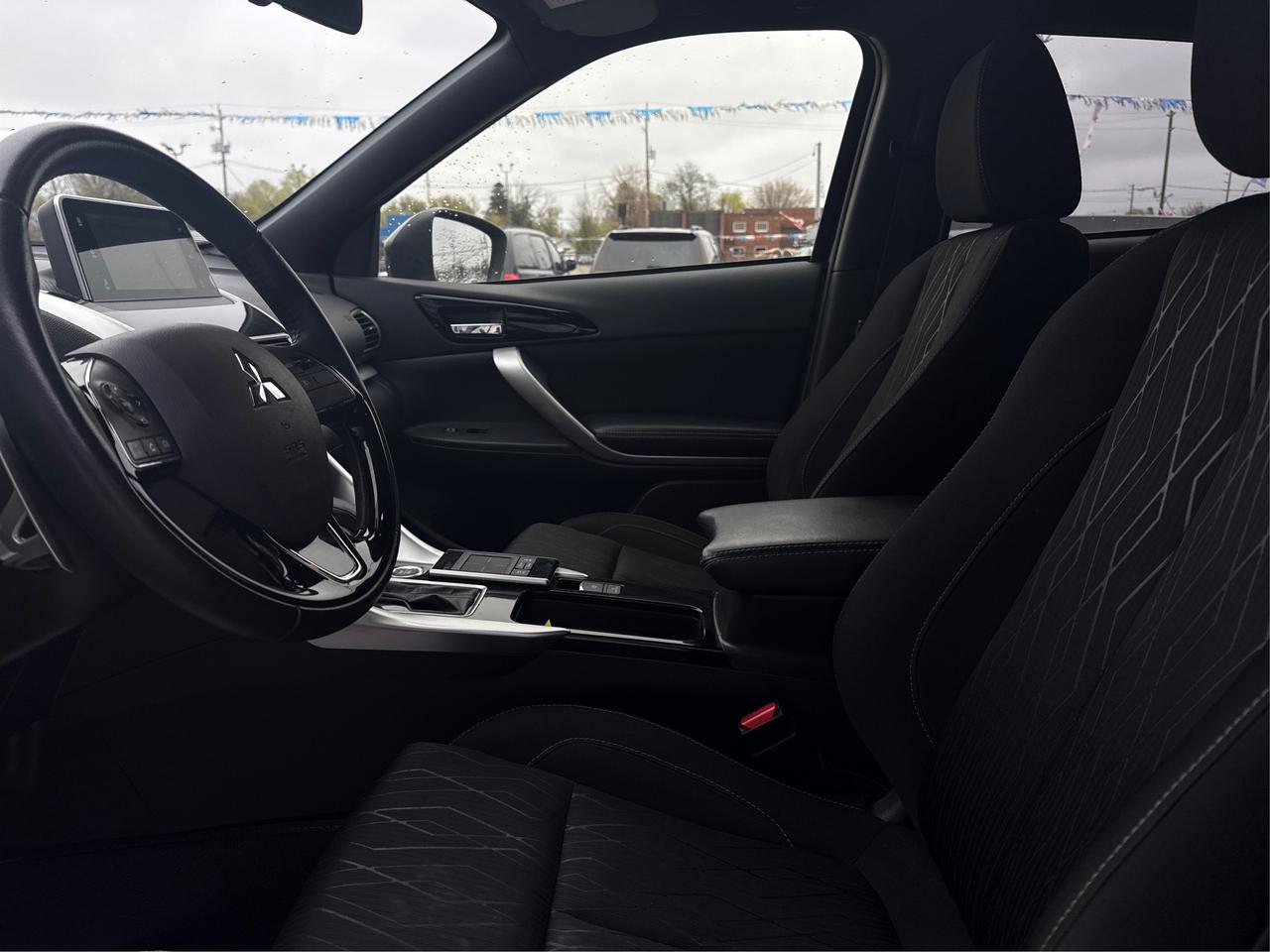 2020 Mitsubishi Eclipse Cross HEATED SEATS & STEERING WHEEL WE FINANCE ALL CREDT Photo