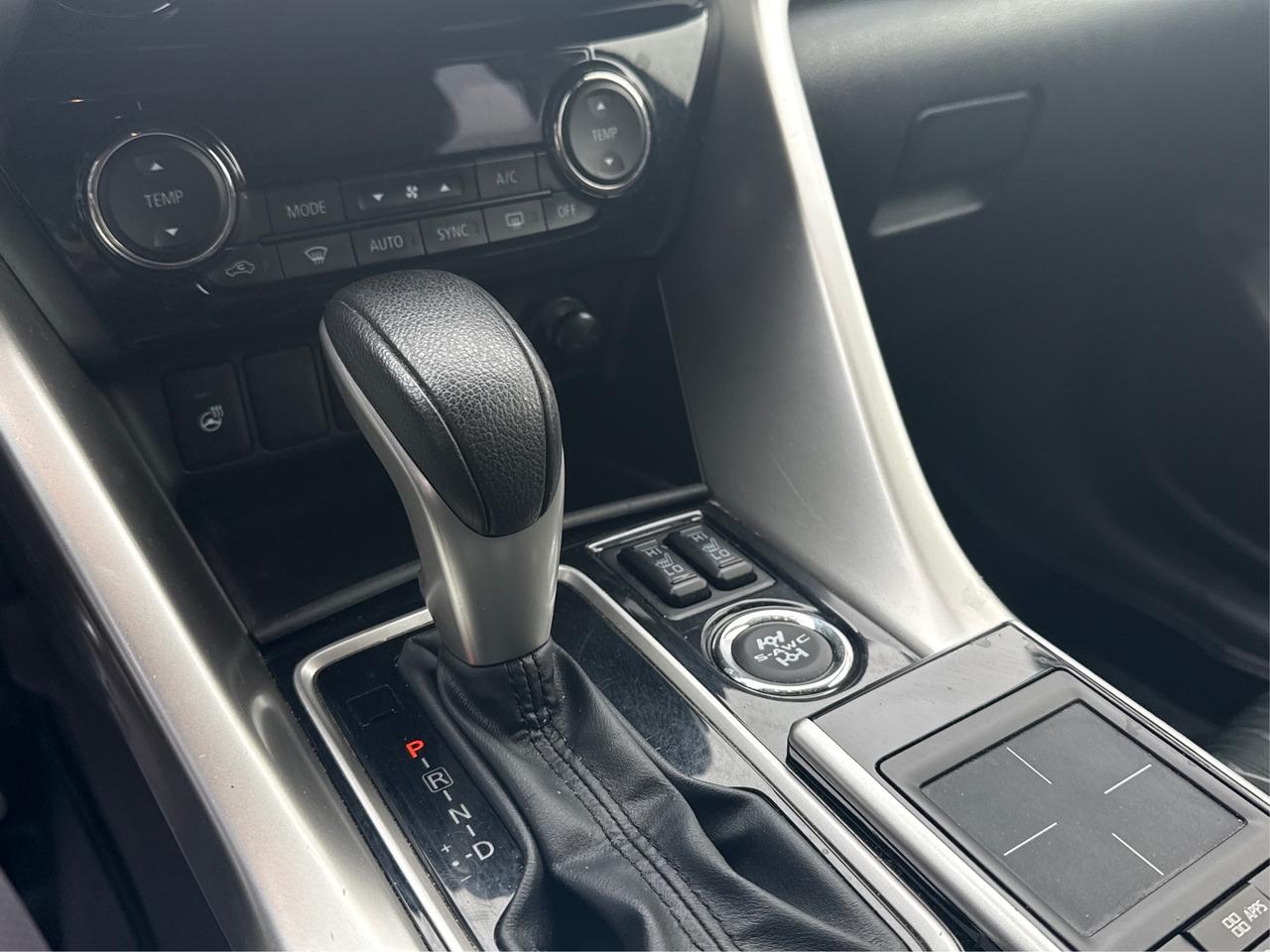 2020 Mitsubishi Eclipse Cross HEATED SEATS & STEERING WHEEL WE FINANCE ALL CREDT Photo
