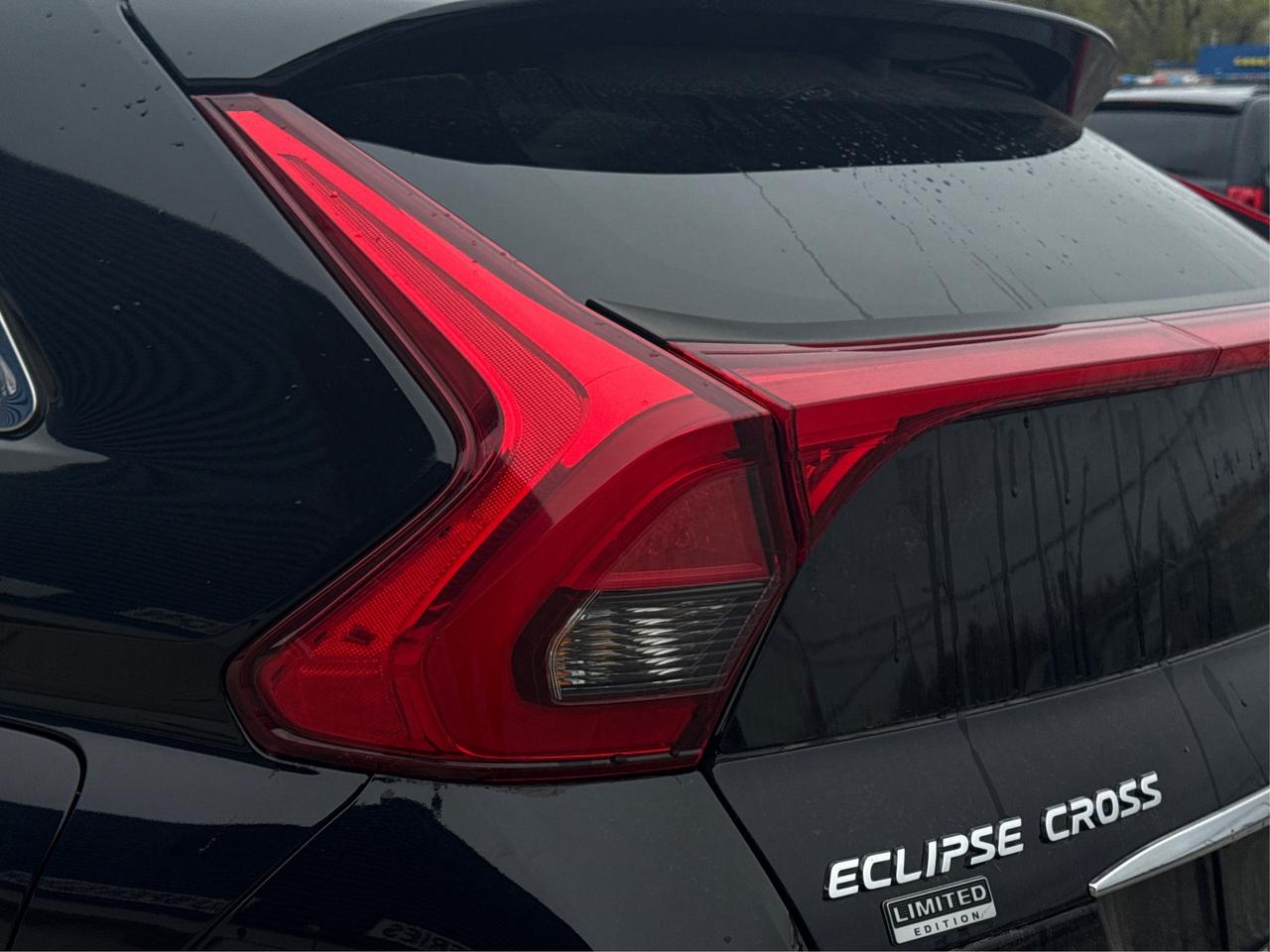 2020 Mitsubishi Eclipse Cross HEATED SEATS & STEERING WHEEL WE FINANCE ALL CREDT Photo