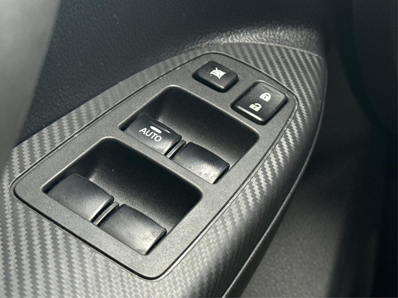 2020 Mitsubishi Eclipse Cross HEATED SEATS & STEERING WHEEL WE FINANCE ALL CREDT Photo