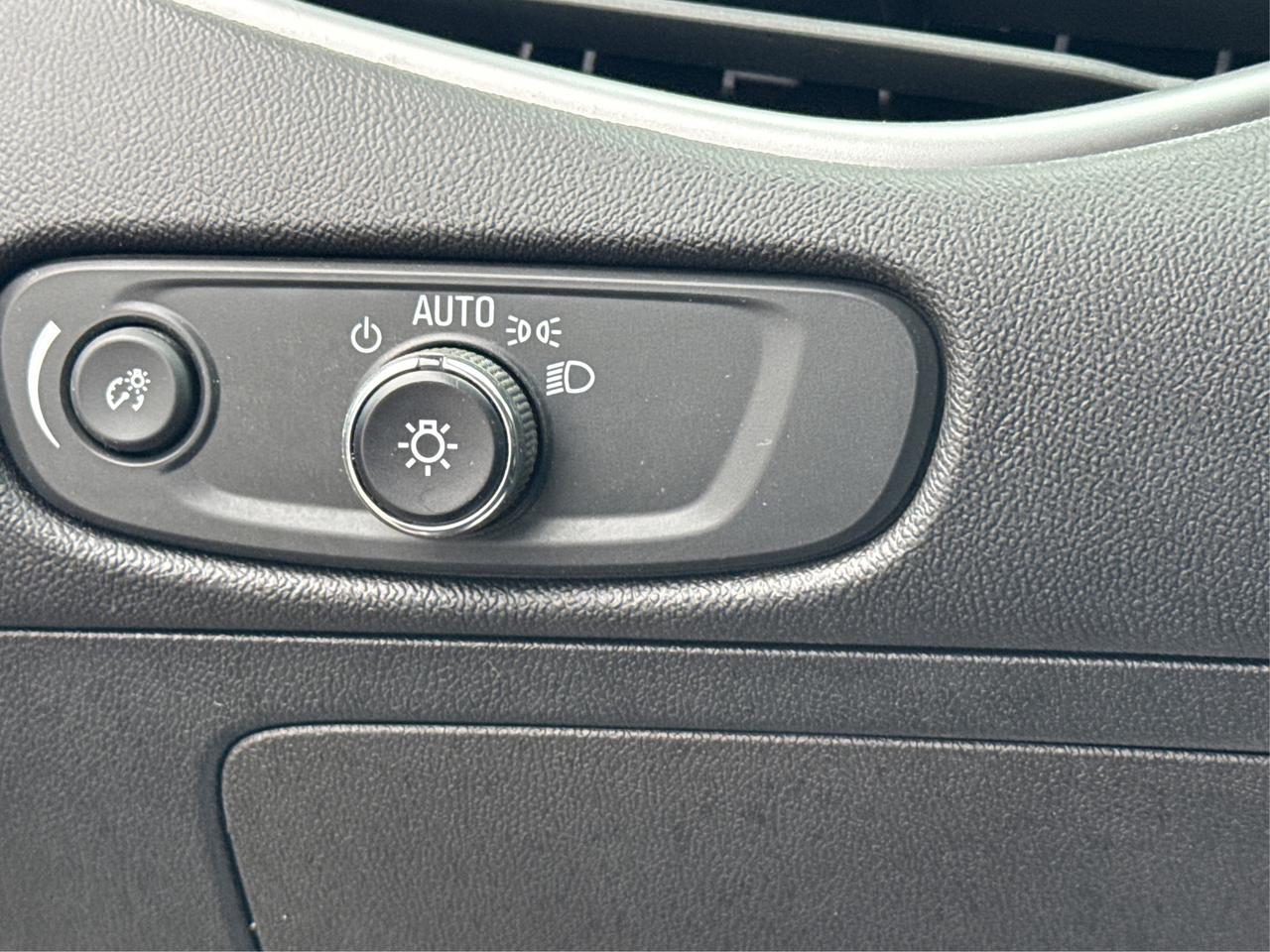 2023 Chevrolet Malibu LT POWER SEATS REAR CAM WE FINANCE ALL CREDIT! Photo